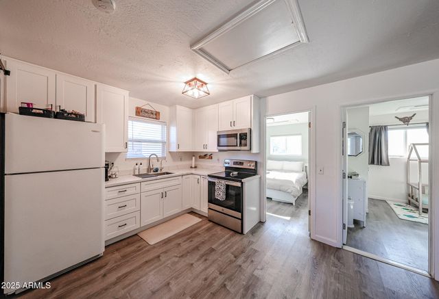 48624 N 3RD Avenue, New River, AZ 85087