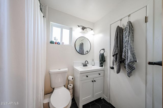 48624 N 3RD Avenue, New River, AZ 85087