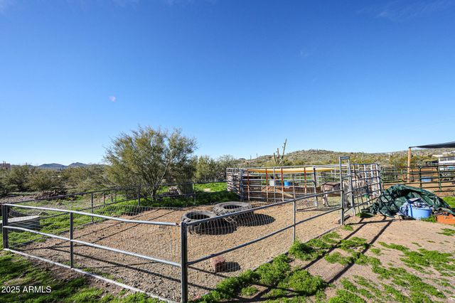 48624 N 3RD Avenue, New River, AZ 85087