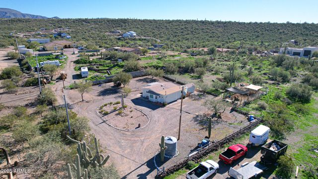 48624 N 3RD Avenue, New River, AZ 85087