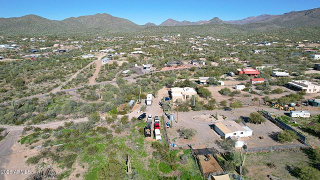 48624 N 3RD Avenue, New River, AZ 85087