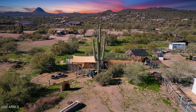 48624 N 3RD Avenue, New River, AZ 85087