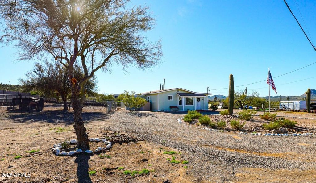 48624 N 3RD Avenue, New River, AZ 85087