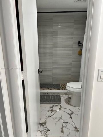 854 NW 87th Ave 405, Miami, FL 33172