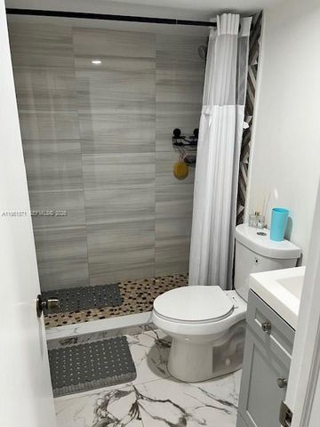 854 NW 87th Ave 405, Miami, FL 33172