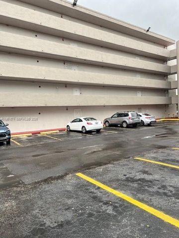 854 NW 87th Ave 405, Miami, FL 33172