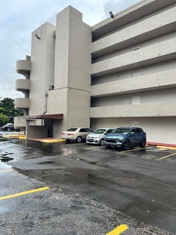 854 NW 87th Ave 405, Miami, FL 33172