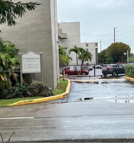 854 NW 87th Ave 405, Miami, FL 33172