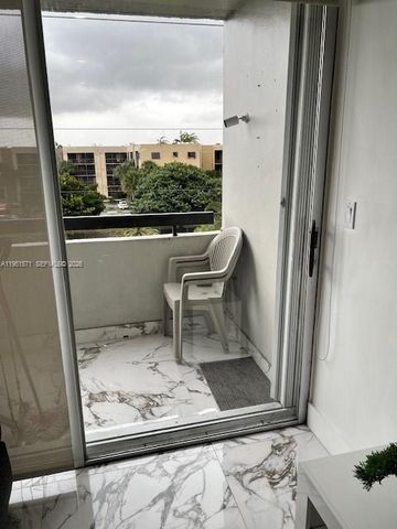 854 NW 87th Ave 405, Miami, FL 33172