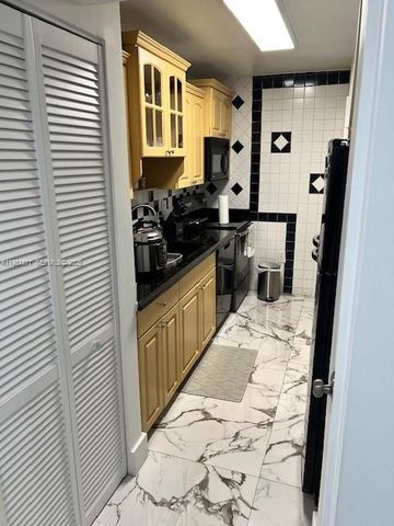 854 NW 87th Ave 405, Miami, FL 33172