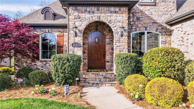 5629 Cedarmere Drive, Winston-salem, NC 27106