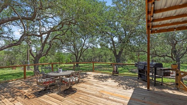 689 Abels Way, Canyon Lake, TX 78133
