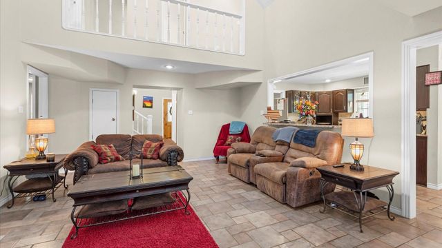 689 Abels Way, Canyon Lake, TX 78133