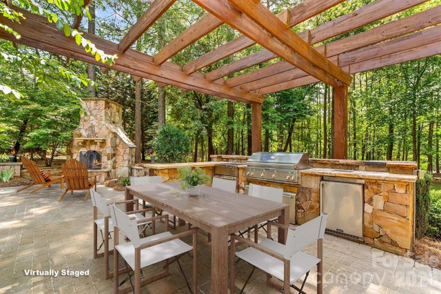 164 Bayberry Creek Circle, Mooresville, NC 28117
