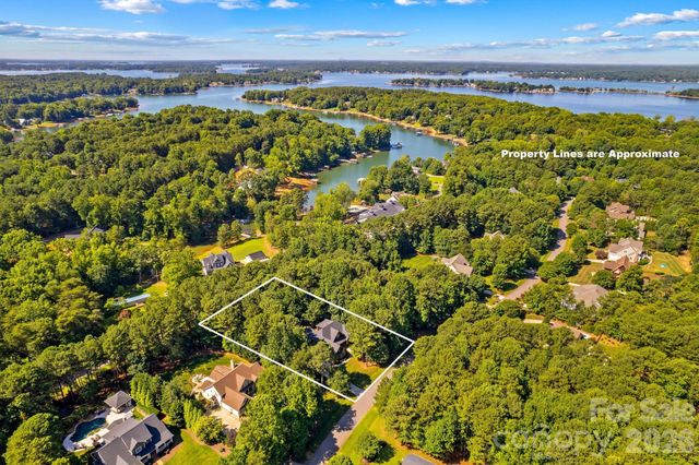 164 Bayberry Creek Circle, Mooresville, NC 28117