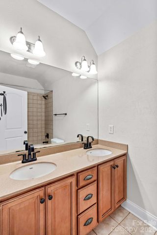 164 Bayberry Creek Circle, Mooresville, NC 28117