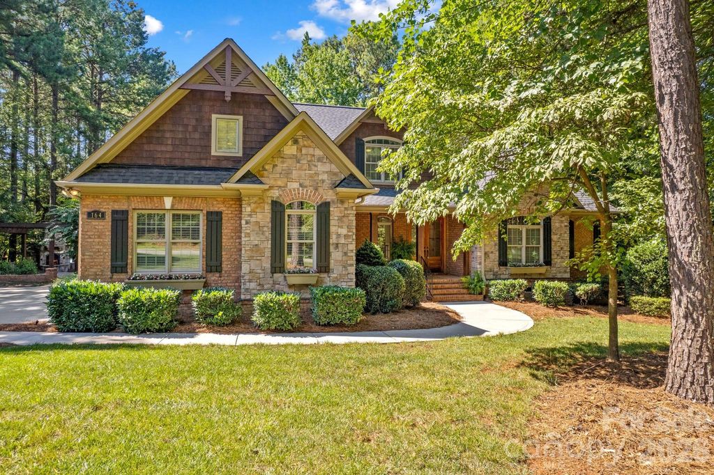 164 Bayberry Creek Circle, Mooresville, NC 28117
