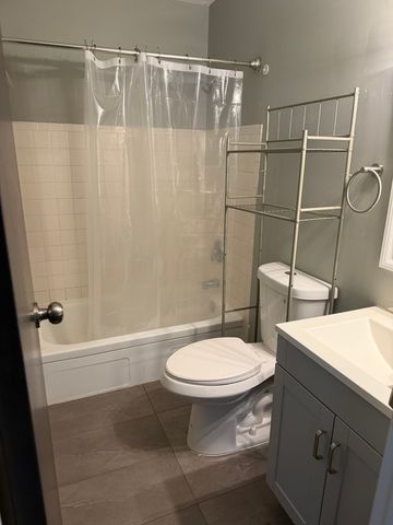 872 Winesap Court 302, Prospect Heights, IL 60070