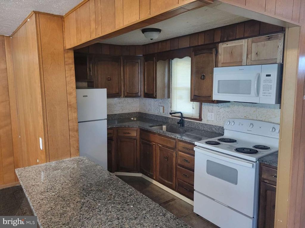 Image 17 of property listing at 136 WAVERLY ST, Westernport, MD 21562