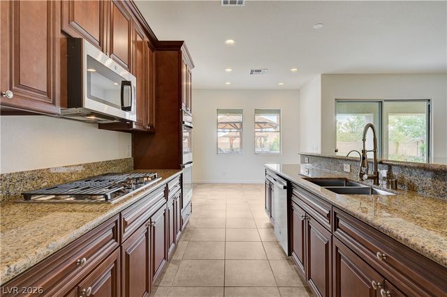 5532 Collier Hills Street, Las Vegas, NV 89149