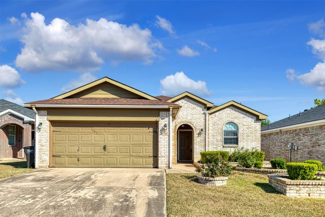 1021 Buffalo Springs Drive, Fort Worth, TX 76140