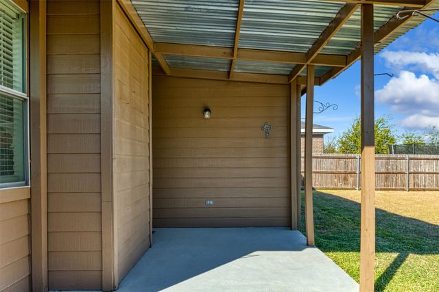 1021 Buffalo Springs Drive, Fort Worth, TX 76140