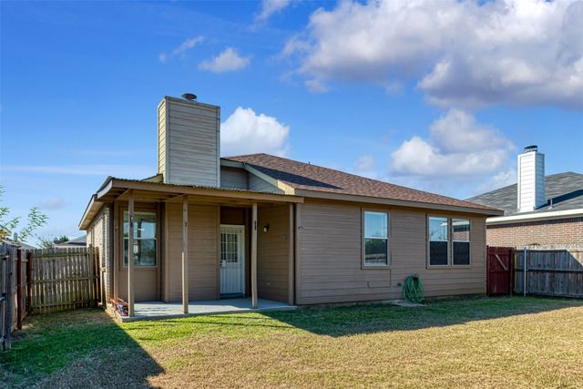 1021 Buffalo Springs Drive, Fort Worth, TX 76140