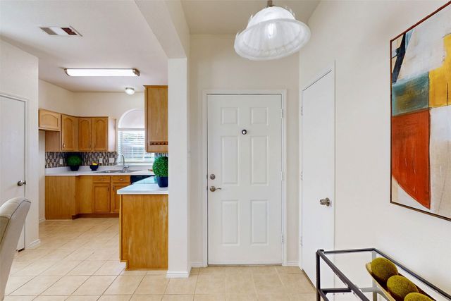 1021 Buffalo Springs Drive, Fort Worth, TX 76140