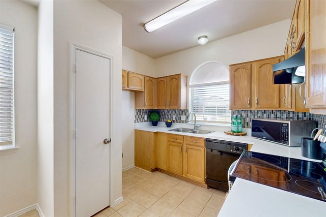 1021 Buffalo Springs Drive, Fort Worth, TX 76140