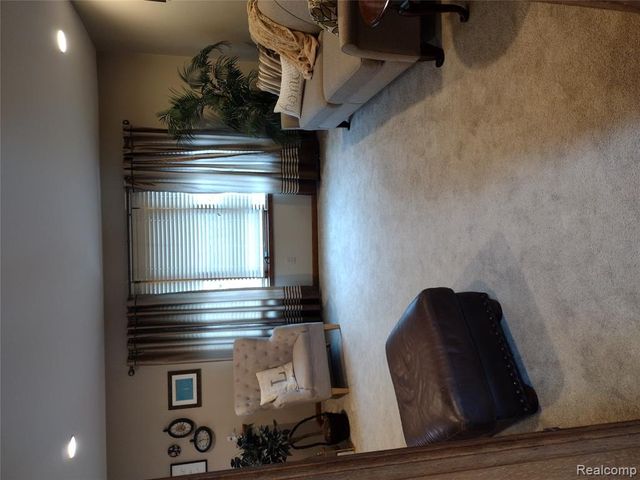 15537 Valerie Drive, Macomb, MI 48044