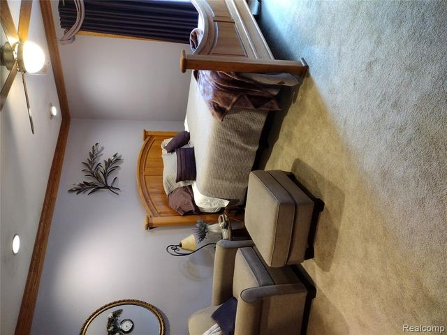 15537 Valerie Drive, Macomb, MI 48044