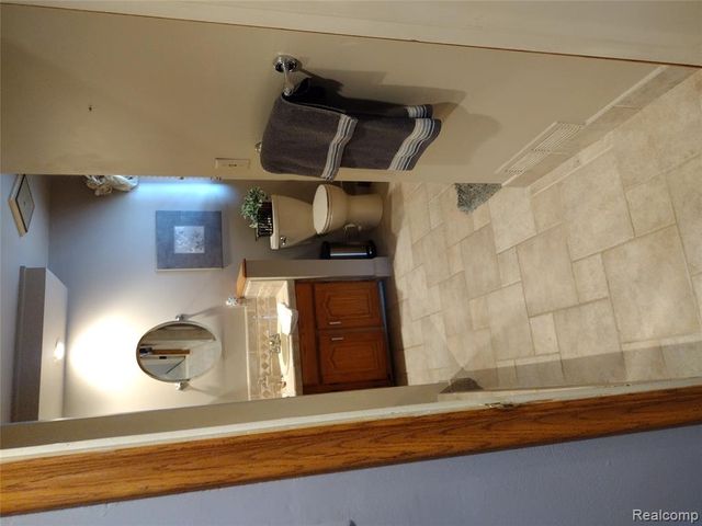 15537 Valerie Drive, Macomb, MI 48044