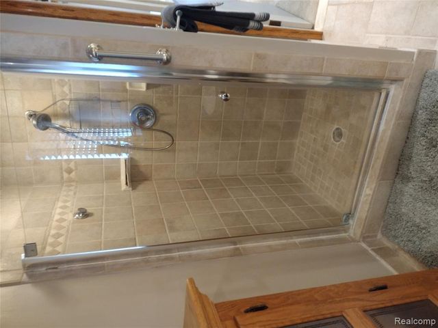 15537 Valerie Drive, Macomb, MI 48044