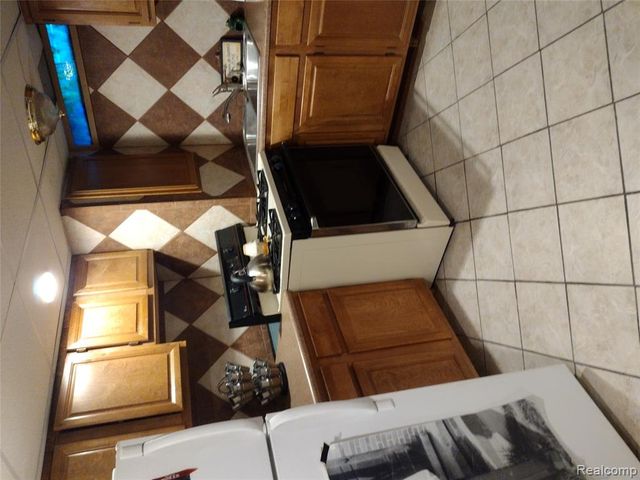 15537 Valerie Drive, Macomb, MI 48044