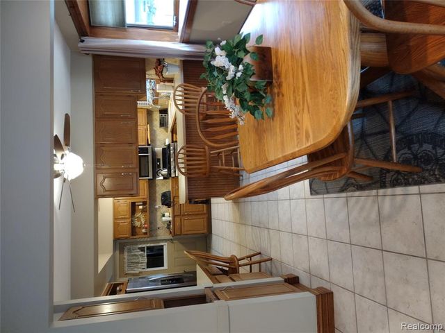 15537 Valerie Drive, Macomb, MI 48044