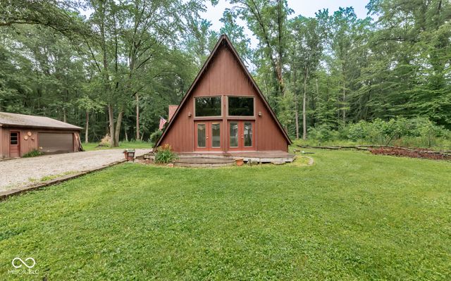 11128 E Sycamore Street, Seymour, IN 47274