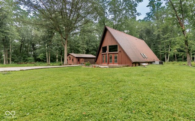 11128 E Sycamore Street, Seymour, IN 47274