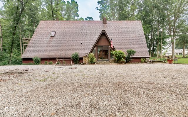11128 E Sycamore Street, Seymour, IN 47274