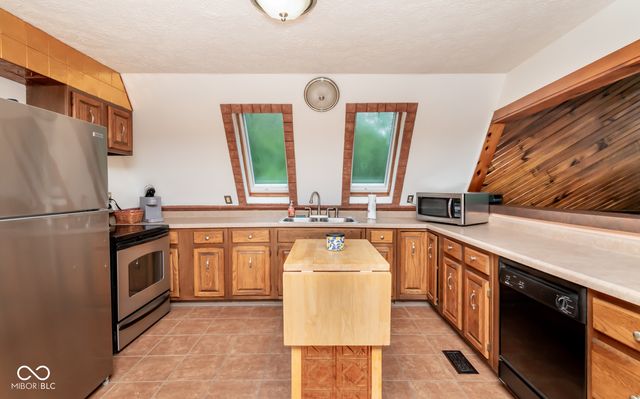 11128 E Sycamore Street, Seymour, IN 47274