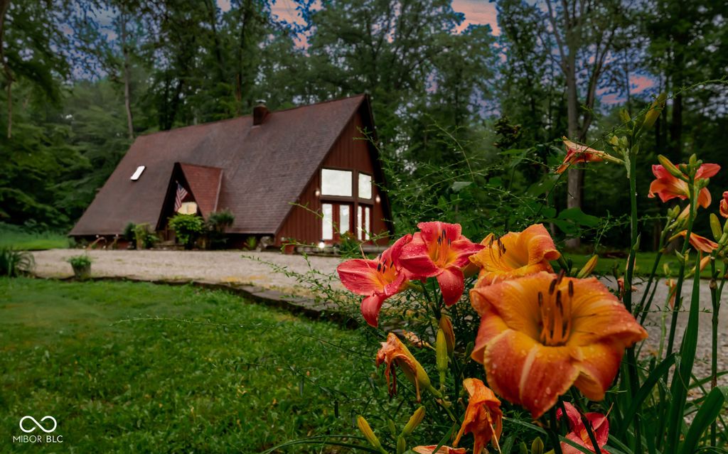 11128 E Sycamore Street, Seymour, IN 47274
