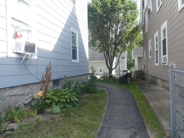 373 LAKE Avenue, Manchester, NH 03103