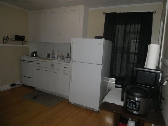 373 LAKE Avenue, Manchester, NH 03103