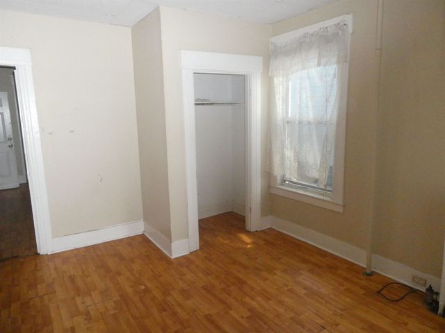 373 LAKE Avenue, Manchester, NH 03103