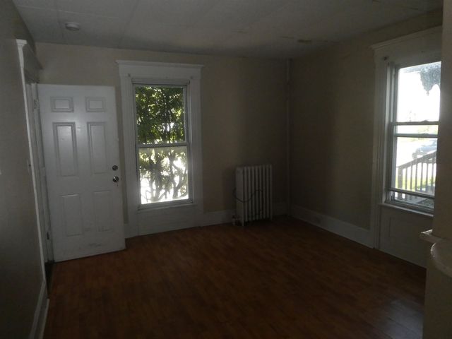 373 LAKE Avenue, Manchester, NH 03103