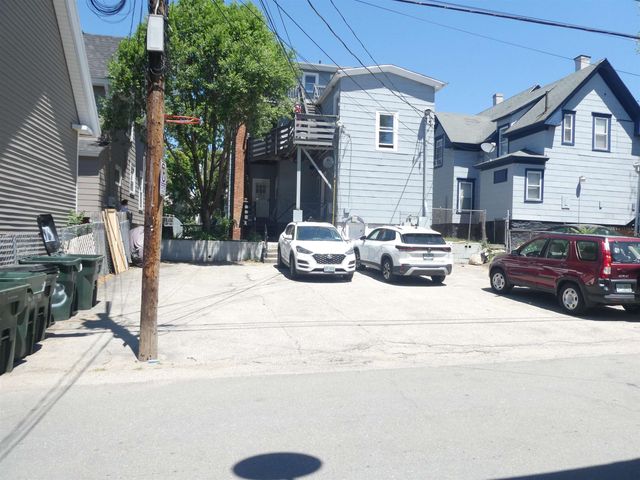 373 LAKE Avenue, Manchester, NH 03103
