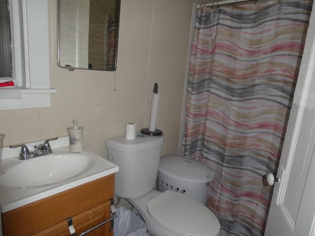 373 LAKE Avenue, Manchester, NH 03103