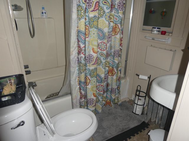 373 LAKE Avenue, Manchester, NH 03103