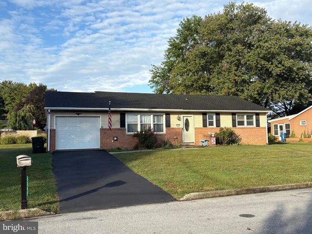 1351 S DUKE ST, Palmyra, PA 17078