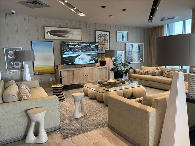 2900 NE 7th Ave 4208, Miami, FL 33137