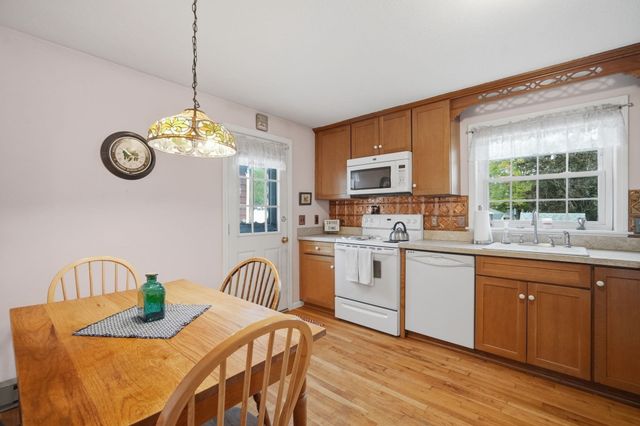 24 Sedgelia Street, Springfield, MA 01104